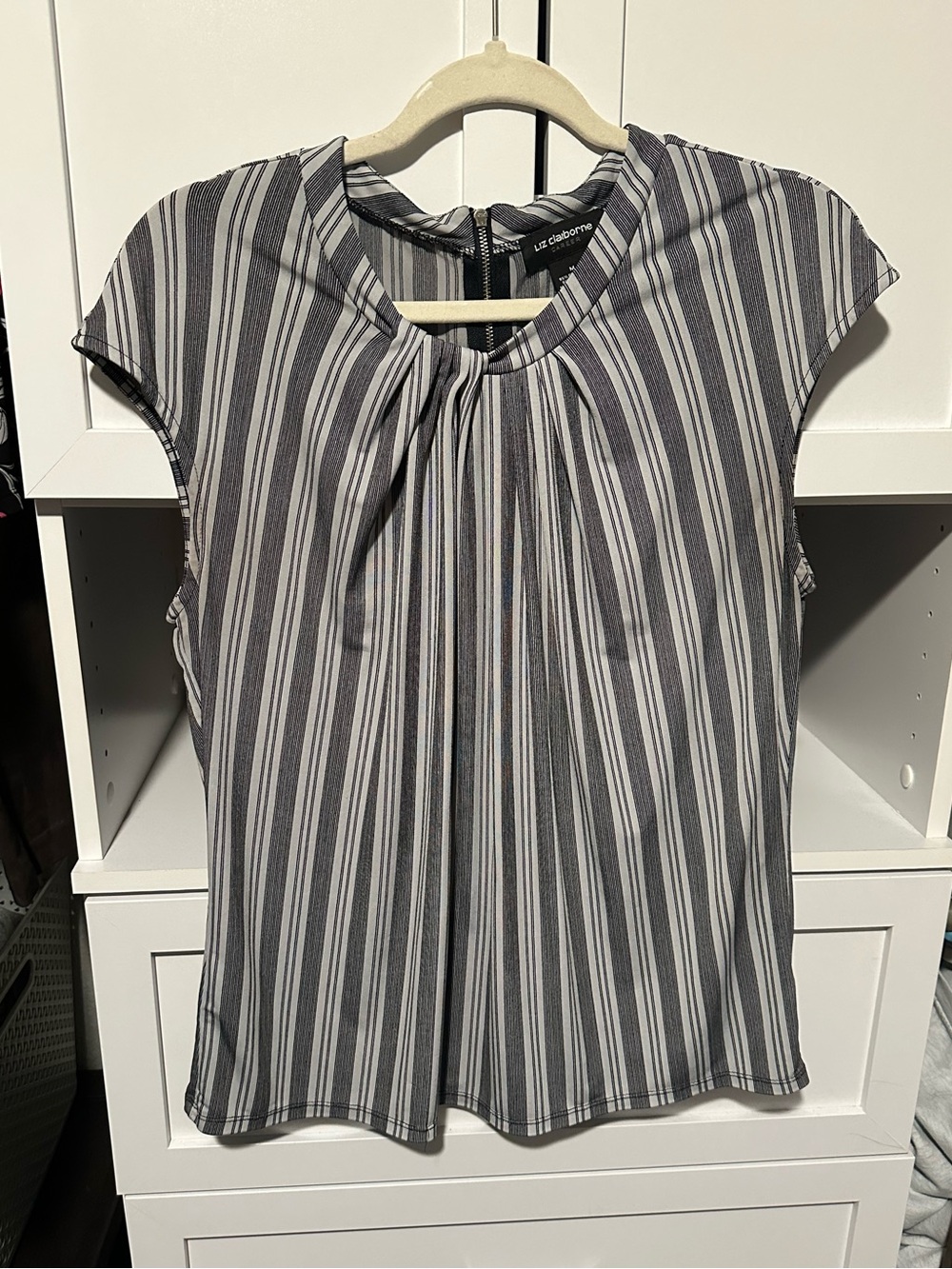 Liz Claiborne Career Gray & Navy Striped Pleated Blouse Size Medium